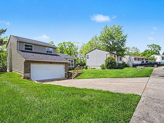 3rd image of 131 Hillwood Ct