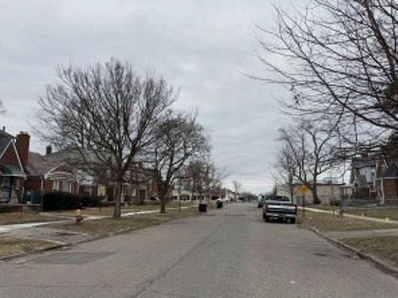 Exterior Neighborhood (street photo)