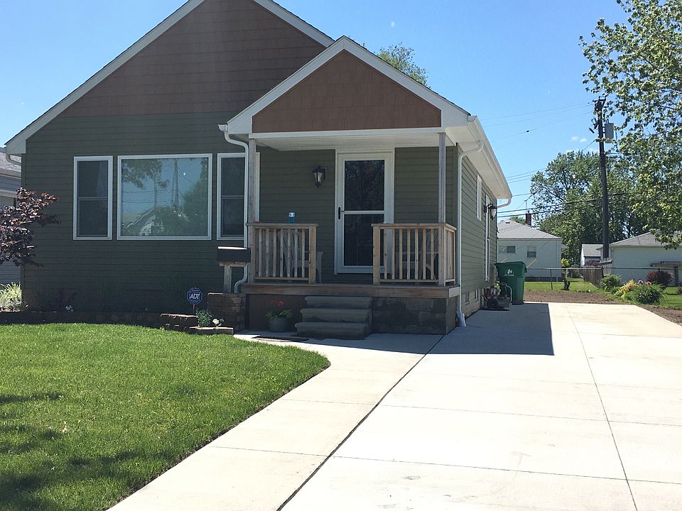 1st image of 25039 Fern St
