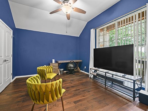 5th image of 114 DRURY LN