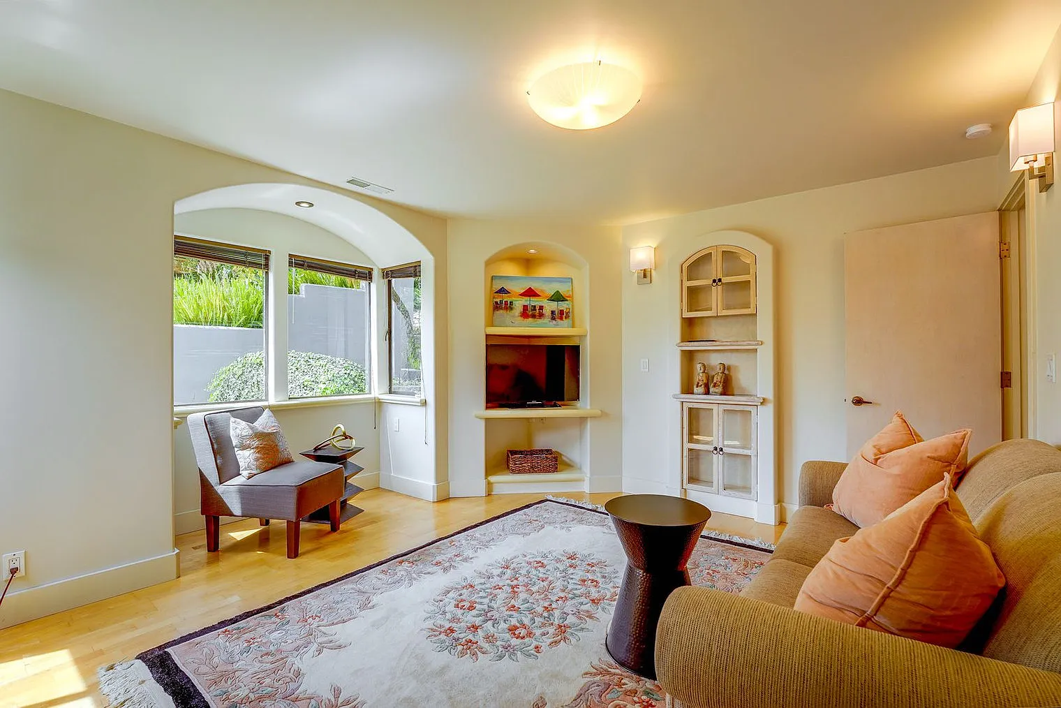 1 bed, 1.0 bath, 1496 sqft, $8,451 — Photo 1