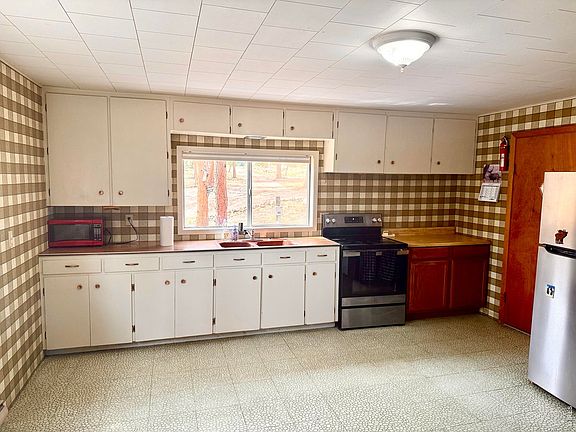 5th image of 60 Pine Nut Ln