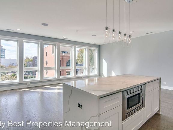 3rd image of 1713 N Clybourn Ave #3