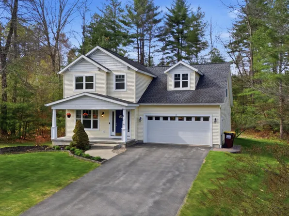 8 Stafford Way, Gansevoort, NY 12831