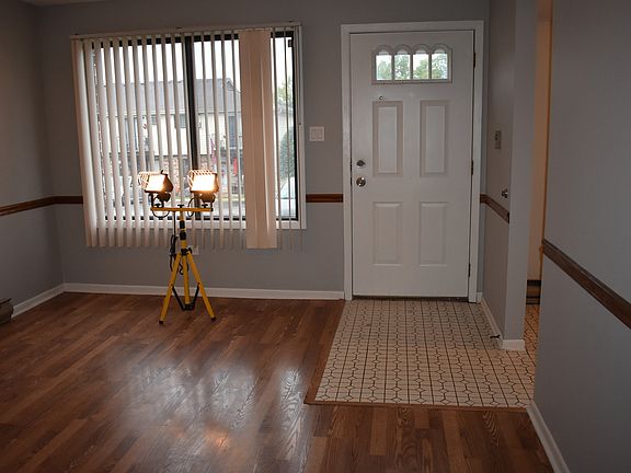 2nd image of 9064 Archer Ave Unit D
