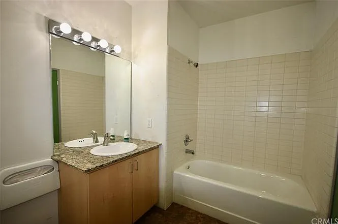 285 W 6th St #104 — Photo 8