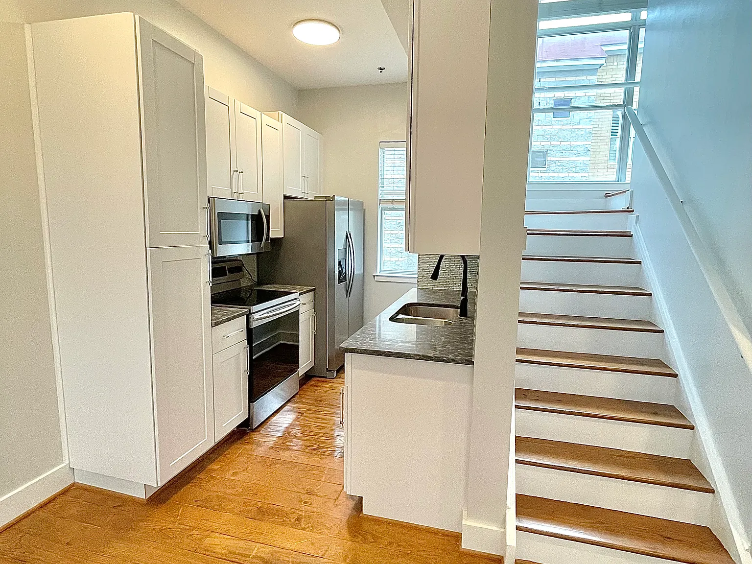 2 bed, 1087 sqft, $2,650 — Photo 3