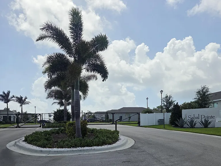 1949 NE Ocean Dunes Dr — Photo 36