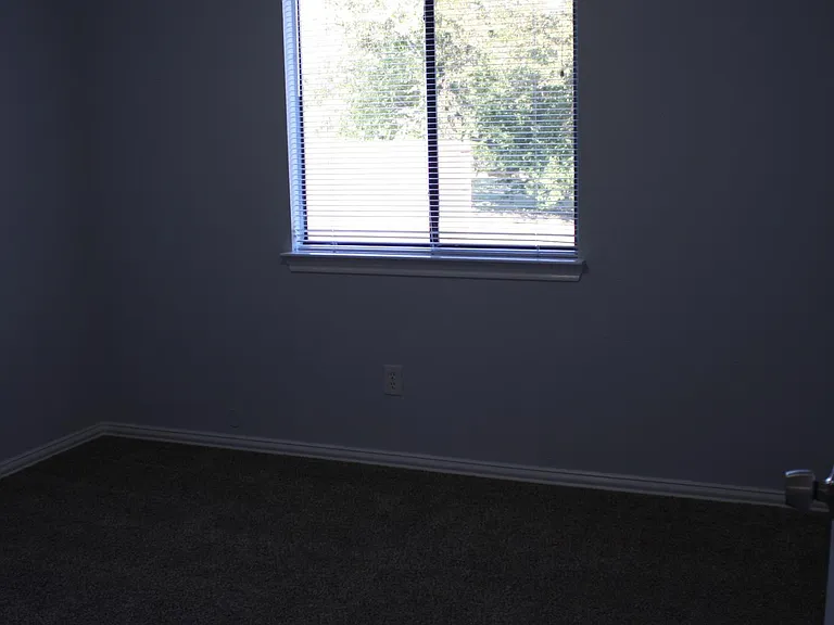 2518 Highdale Dr — Photo 38