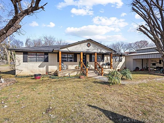 3rd image of 210 Maple Ave