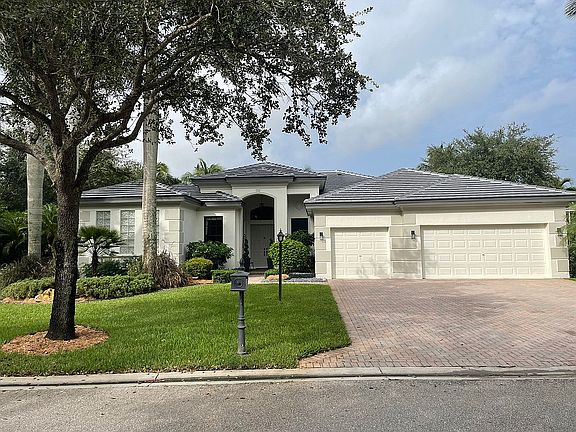 2nd image of 6733 NW 105th Ln