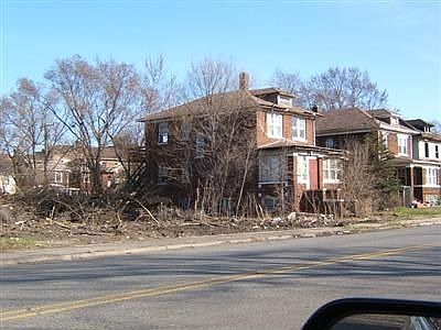 2nd image of 625 Virginia St
