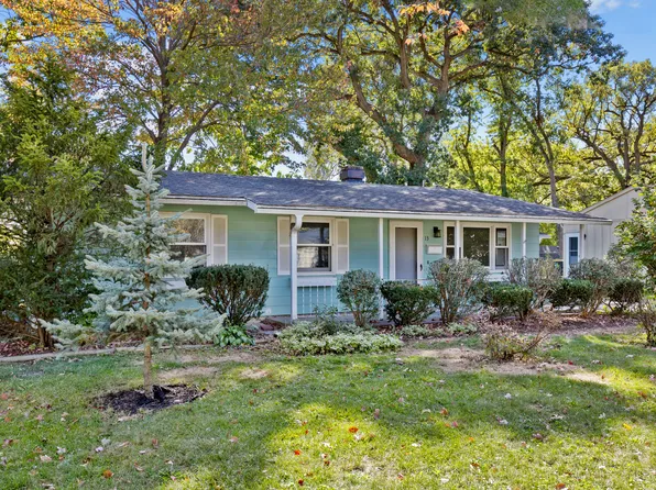 13 E Pine St, Streamwood, IL 60107