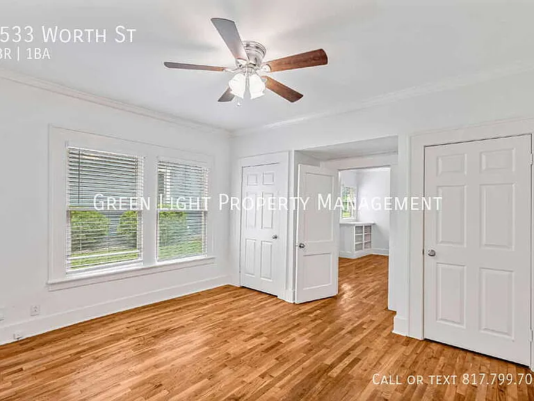4533 Worth St — Photo 6