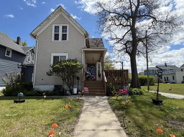 1315 67th PLACE, Kenosha, WI 53143