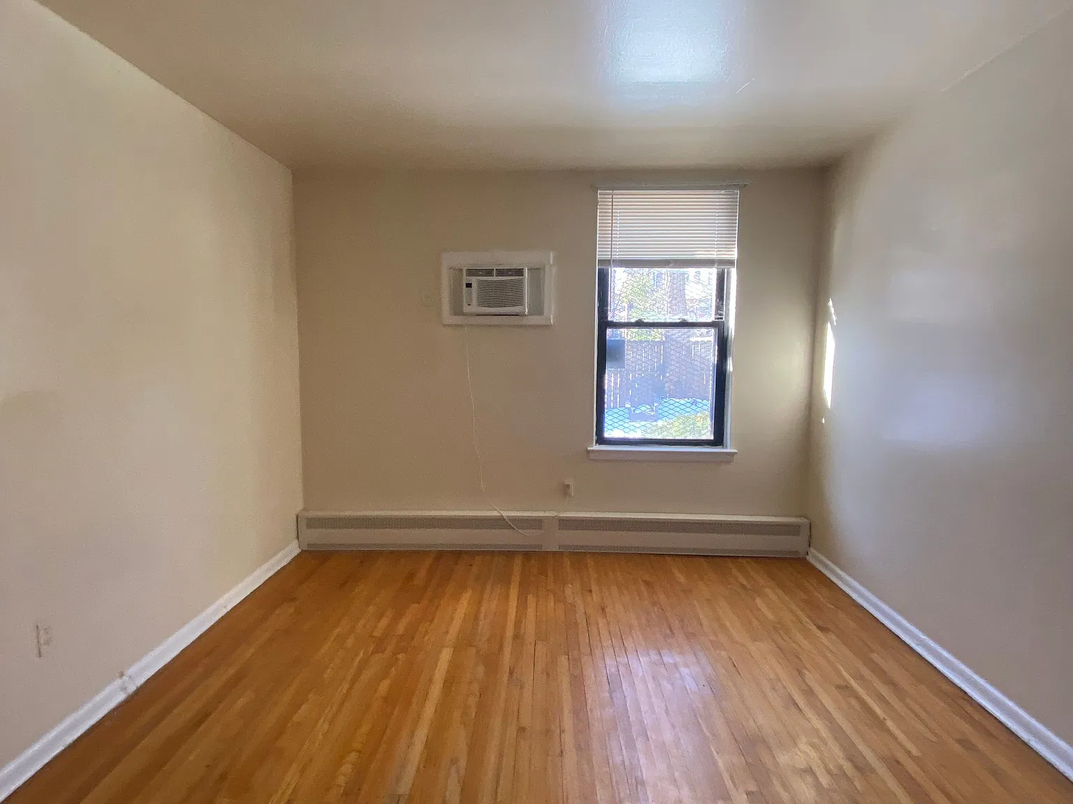 4520 Springfield Ave — Photo 4