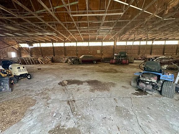 5th image of 2480 Maxwell Rd