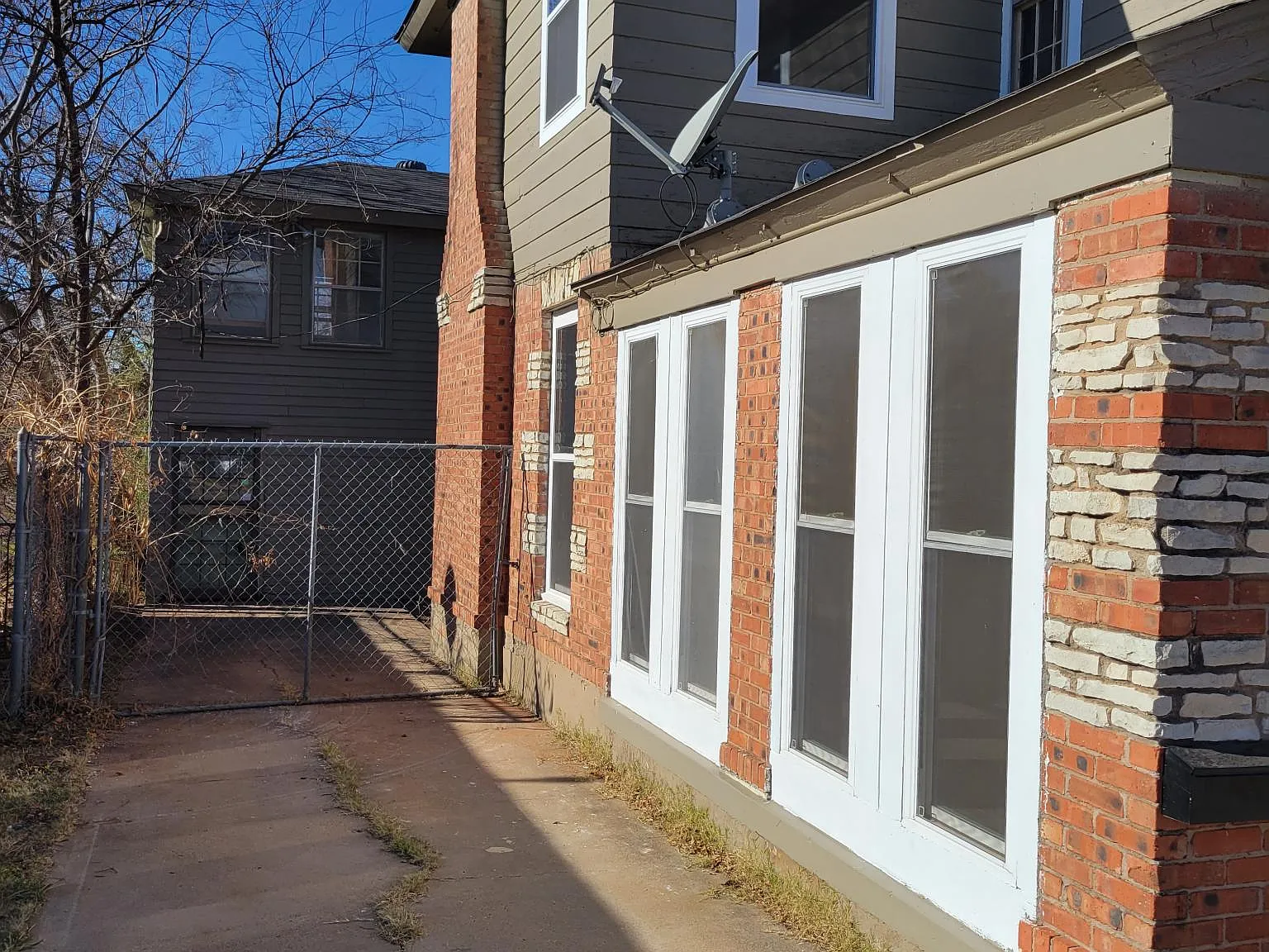2 bed, 1.5 bath, 1318 sqft, $1,250 — Photo 3