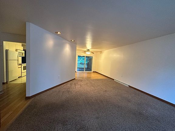 4th image of 802 Tahquamenon Blvd