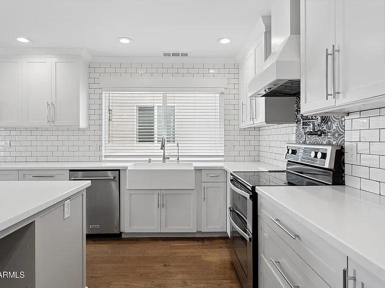 5401 E Beck Ln — Photo 15