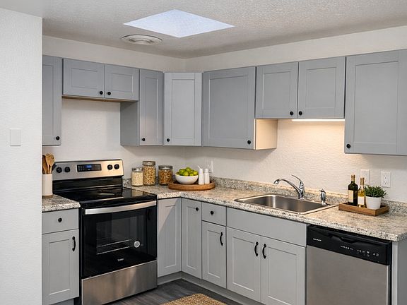 4th image of 4300 NE Sunset Blvd #A5