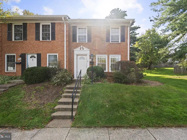216 N Auburn Dr, Sterling, VA 20164