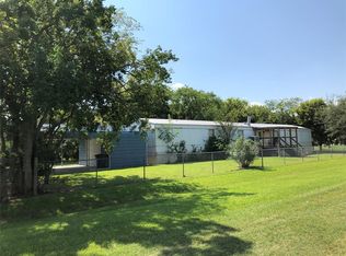 302 8th St, San Leon, TX 77539