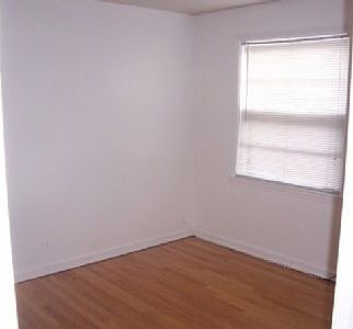 5th image of 6626 N Seeley Ave