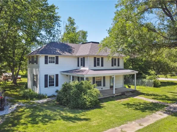 140 N Robey St, Williamsburg, KS 66095