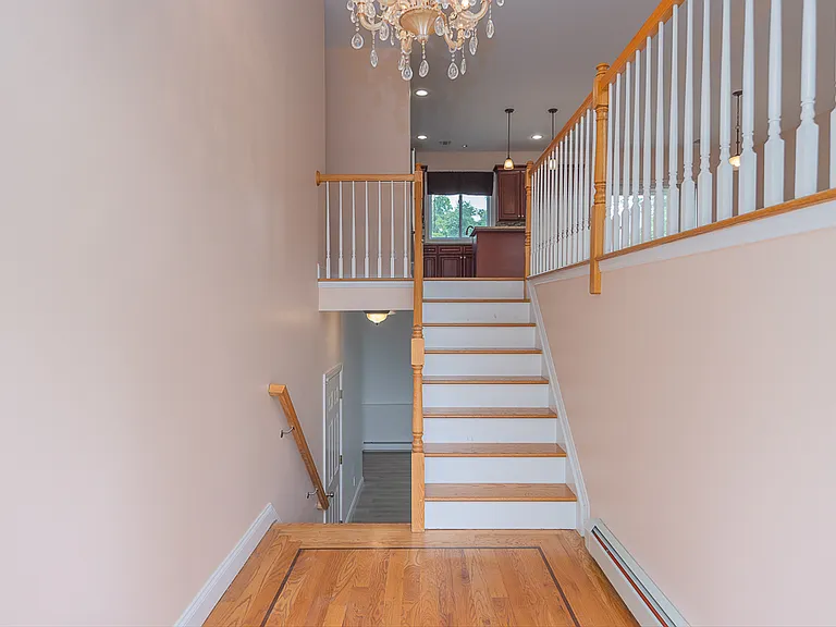 69 Heights Rd — Photo 16