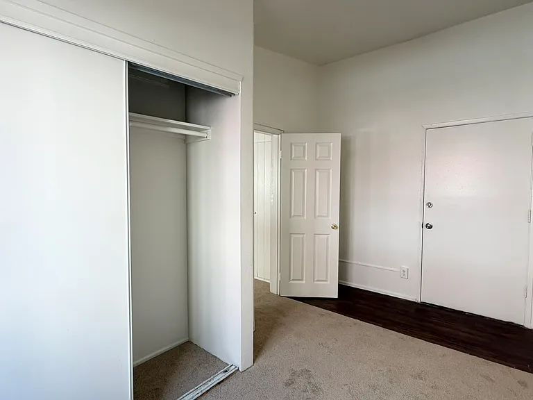7036 Hawthorn Ave #10 — Photo 11