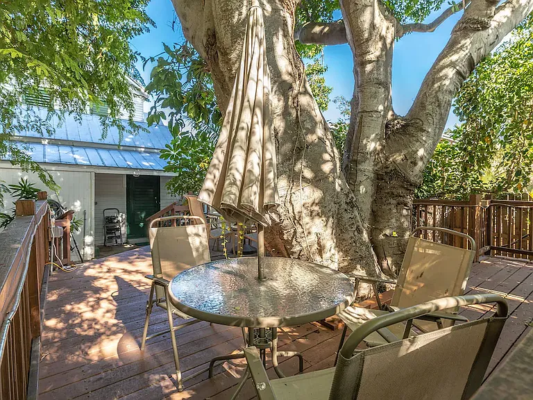 520 Petronia St — Photo 16