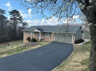 136 Gross Ln, La Follette, TN 37766