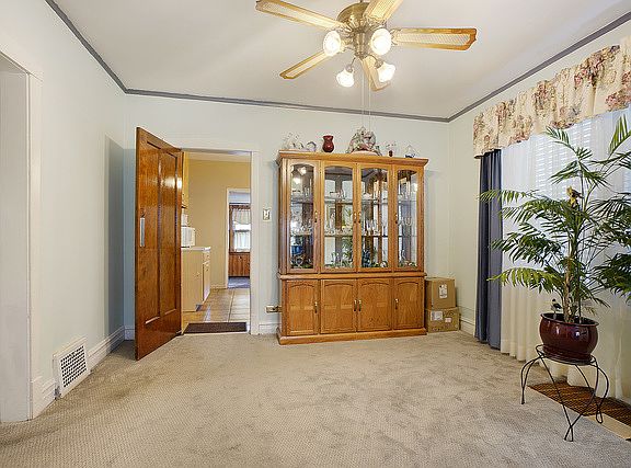 4th image of 1621 N Lockwood Ave