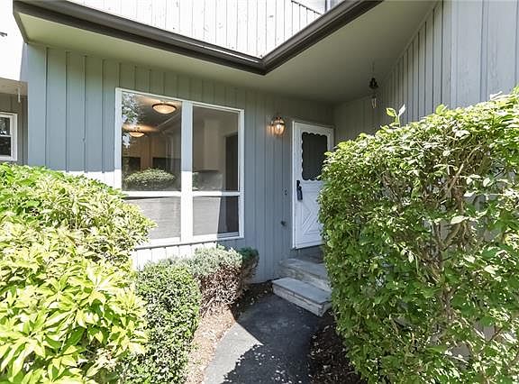 2nd image of 202 Woodsbrook Dr