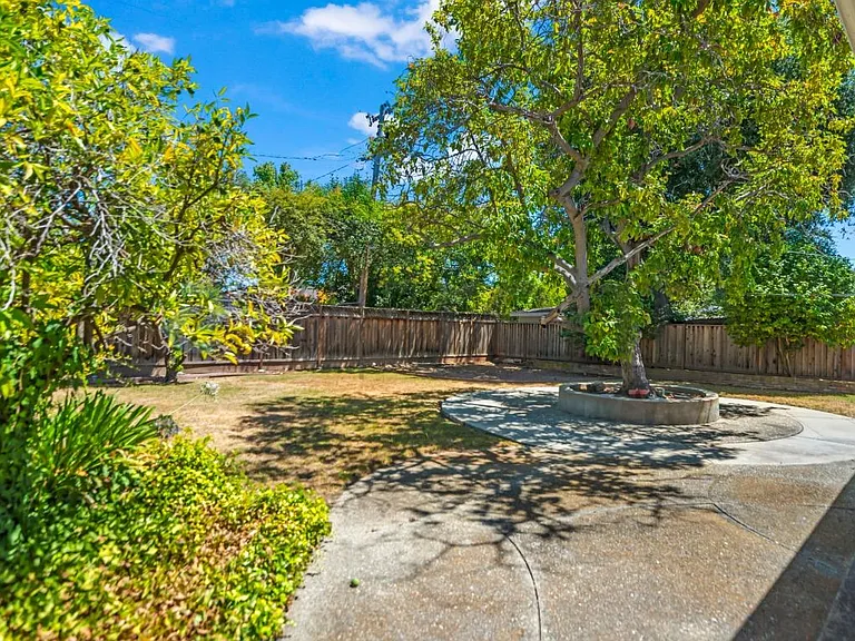 1426 Brookglen Dr — Photo 26