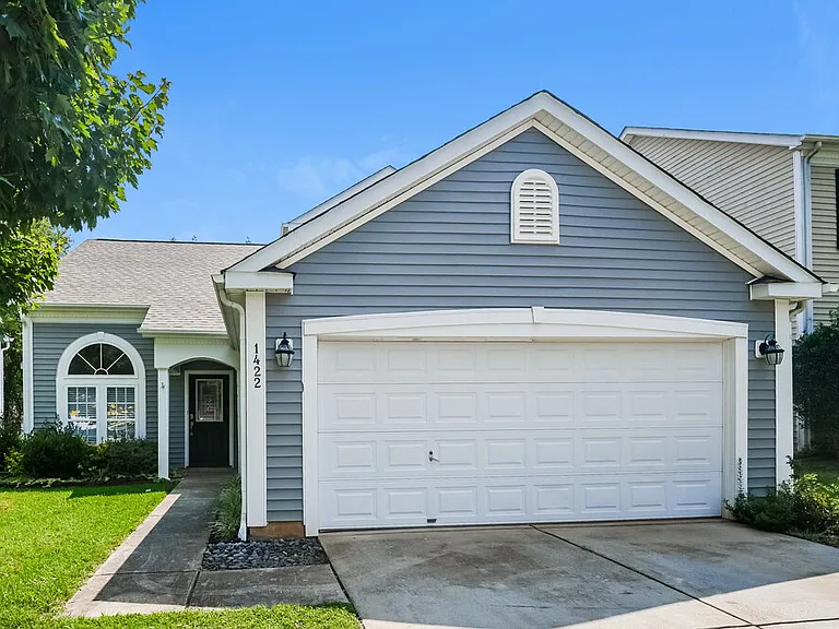 1422 Majestic Meadow Dr — Photo 1