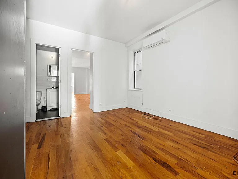 735 Rogers Ave #2L — Photo 6