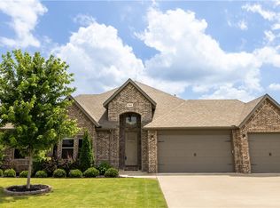5602 W Bay Dr, Rogers, AR 72758
