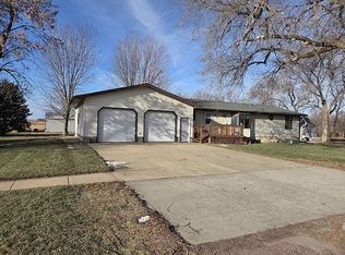 230 S Janda Ave, Tabor, SD 57063