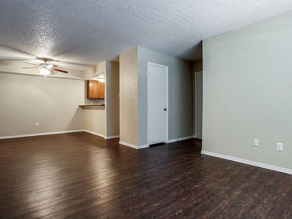5th image of 1505 Tennis Dr APT 103