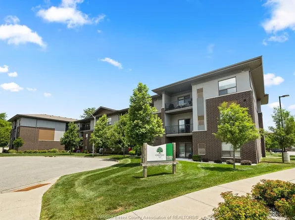5840 Newman Blvd #203, Lasalle, ON N9J 0E3