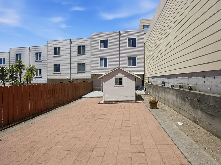 521-523 Taraval St #521 — Photo 23