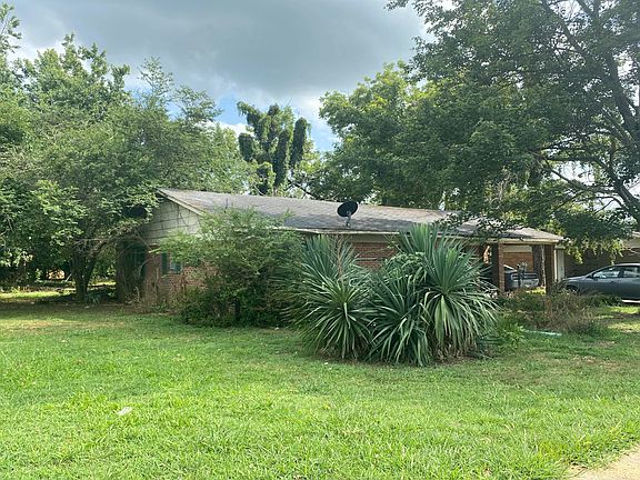 3rd image of 201 Mimosa Dr