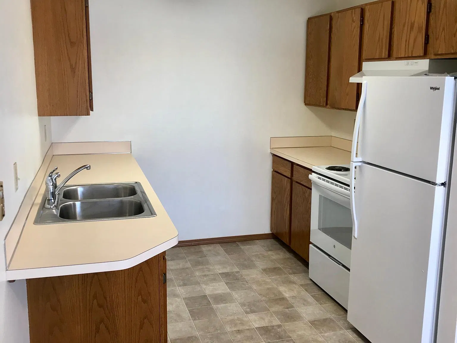2 bed, 825 sqft, $1,080 — Photo 2