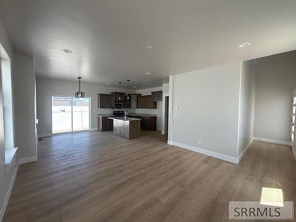 4th image of 1018 Alpine Ave