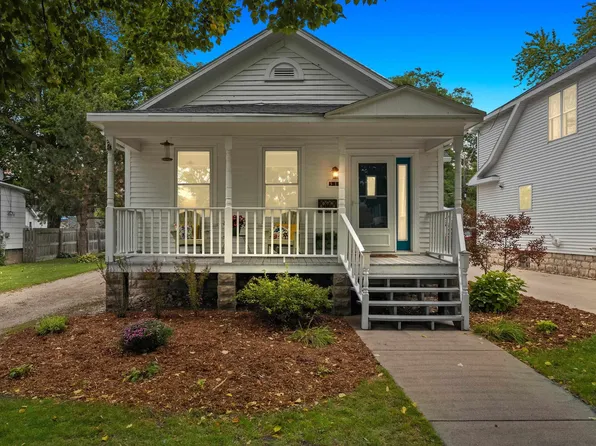 317 S Van Buren St, Green Bay, WI 54301