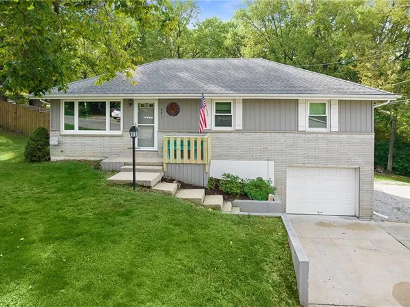 6611 NE 52nd St, Kansas City, MO 64119