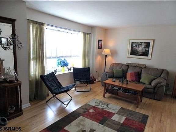 2nd image of 140 Bark Dr