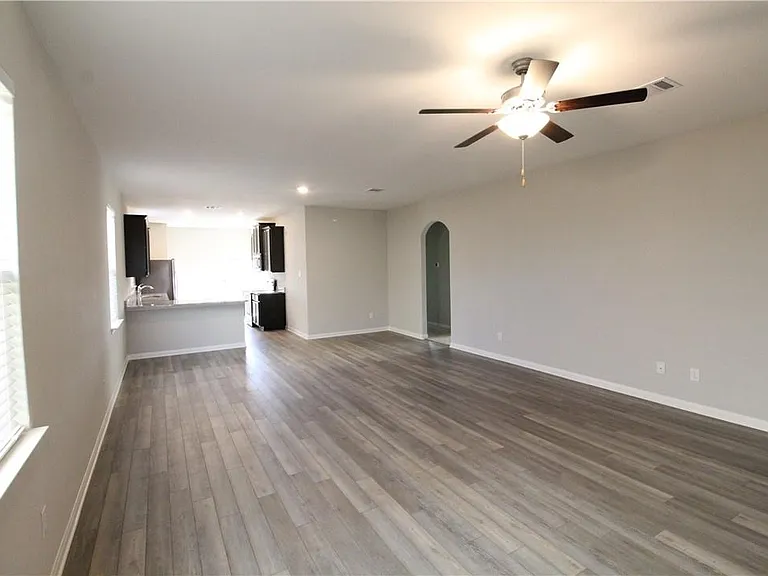 509 Washington Dr — Photo 16